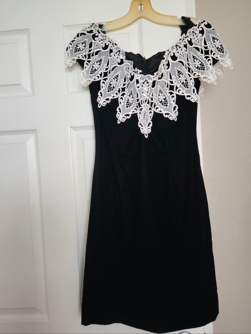 Scott McClintock Black Strapless Mini Dress with White Lace Yoke